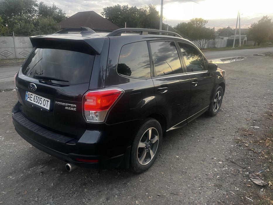 Субару форестер 2016 рік