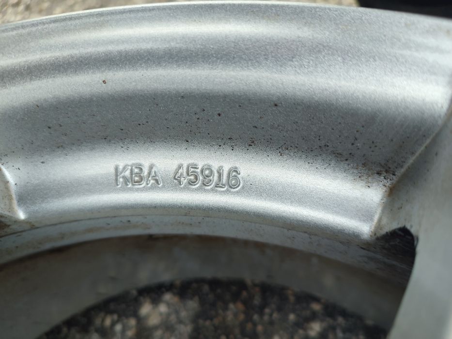 Komplet felg  5*108 17cali et45 8J osadzenie 70