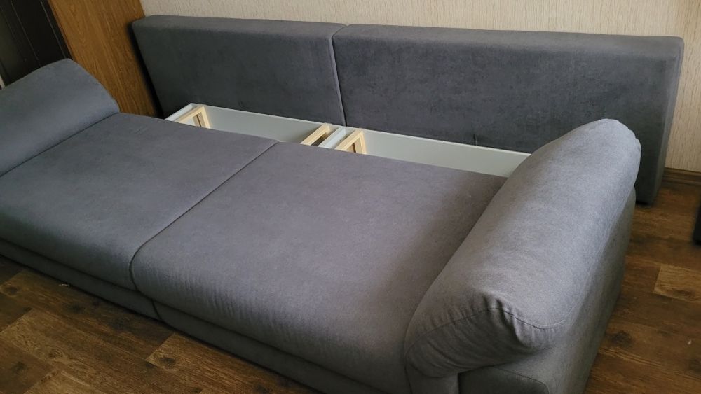 Очень уютный трёхместный диван Claudia Puffeto 280 см