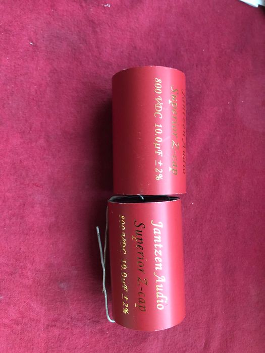 Par de Condensadores Jantzen Audio Superior 10UF