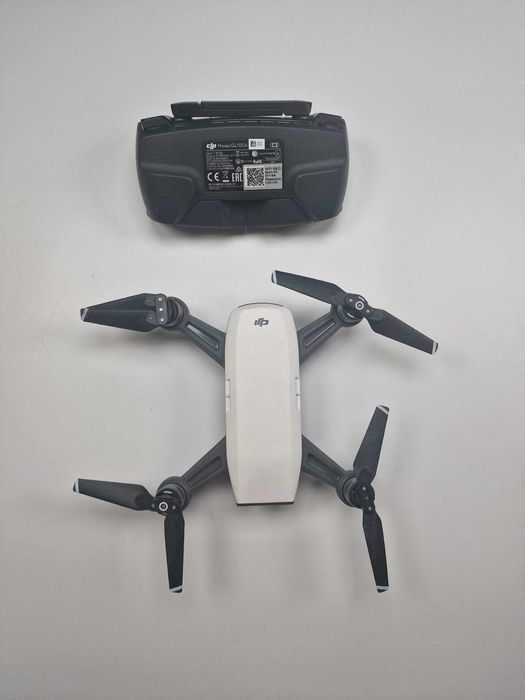 DJI Spark + kontroler – mały dron, wielka frajda