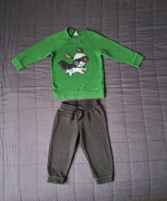 Zielona bluza i spodnie dresowe 86 dla chłopca  H&M gratis spodnie