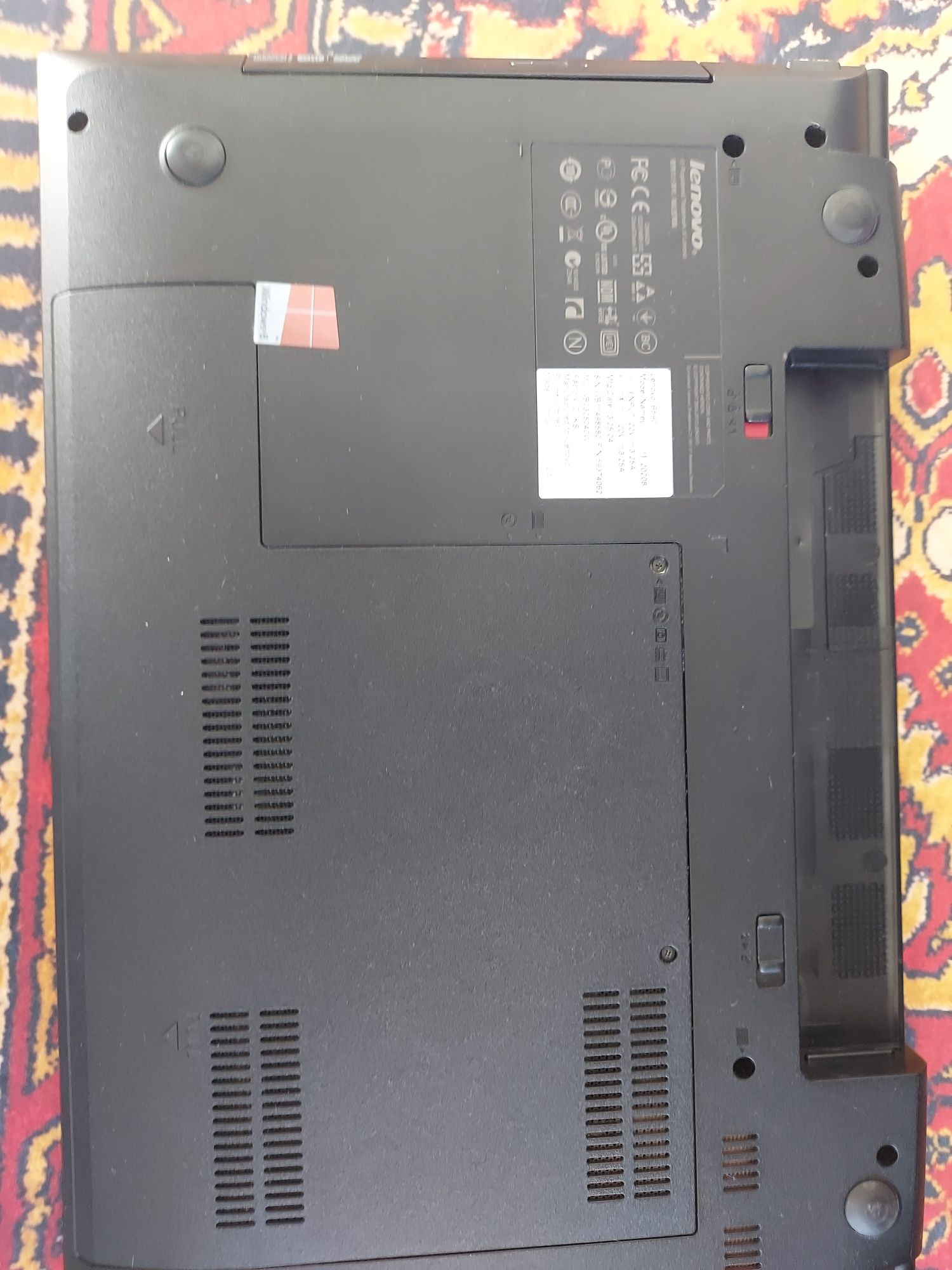 Laptop Lenovo B590