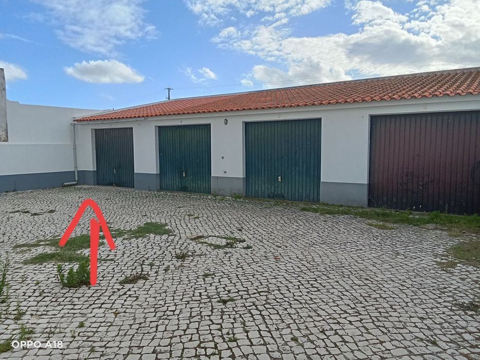 Aluga se garagem (Fazendas de Almeirim centro)