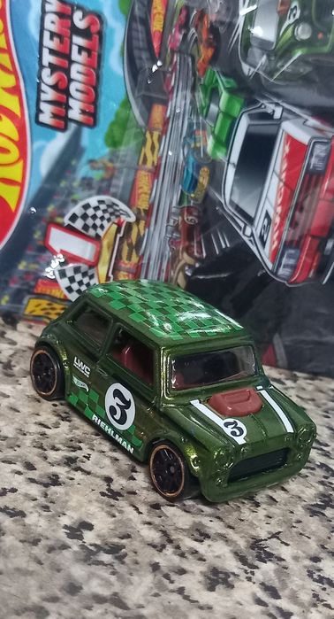 Morris mini hot wheels