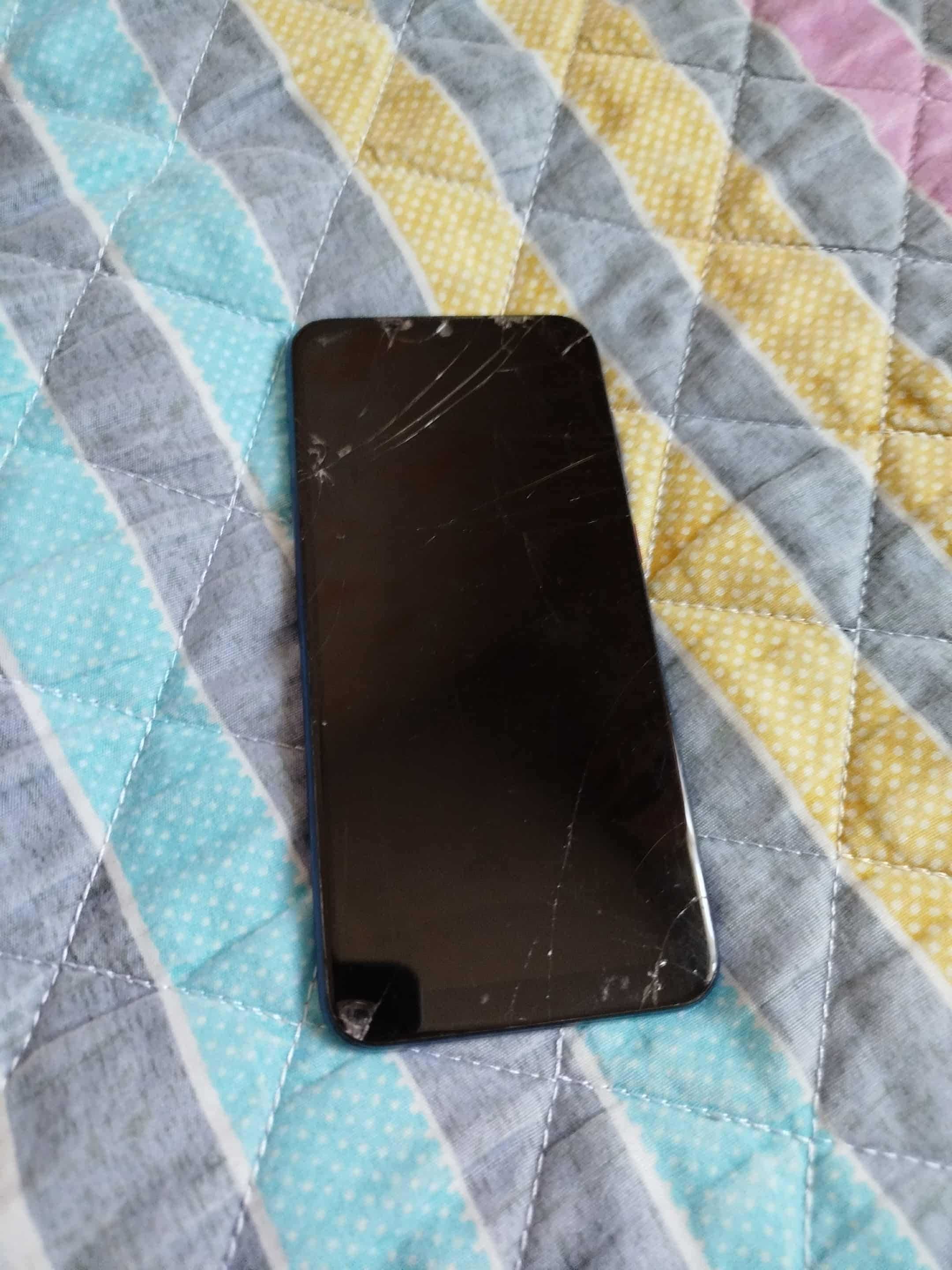 ZTE Blade A5 2/32 GB бит экран после падения. Отправка НП