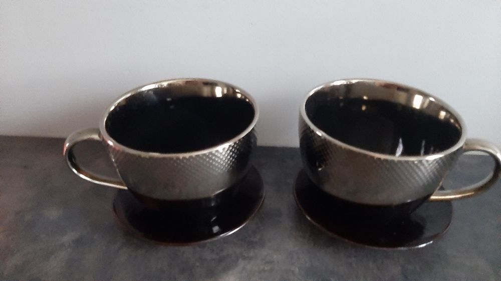 2 duże ceramiczne kubki z H&Y 500 ml + 2 talerzyki