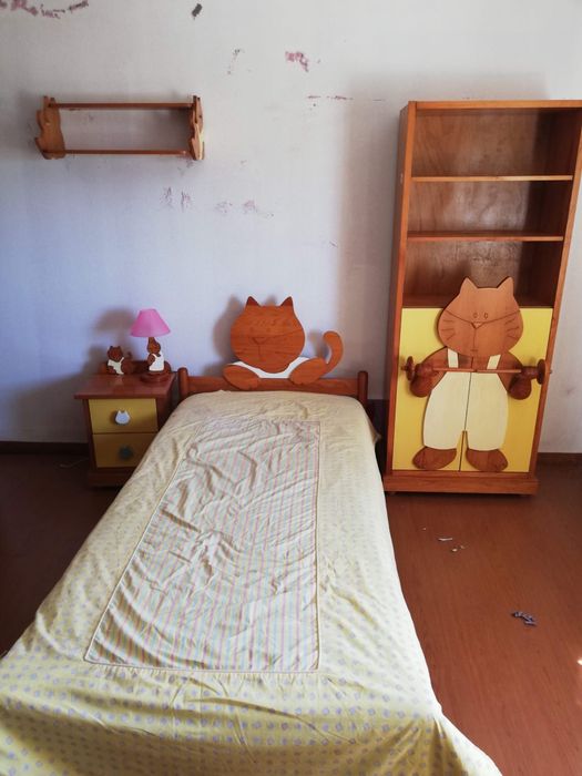 Movel/Estante de quarto