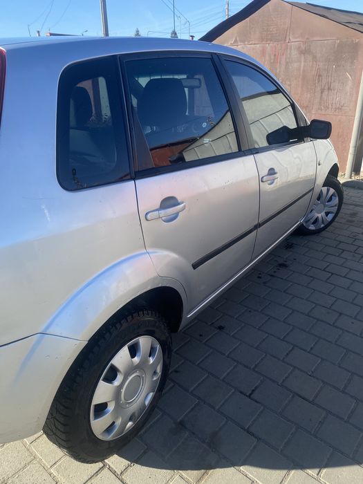 Продам форд фієста 2005 року