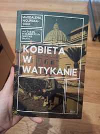 Książka Kobieta w Watykanie Magdalena Wolińska-Riedi