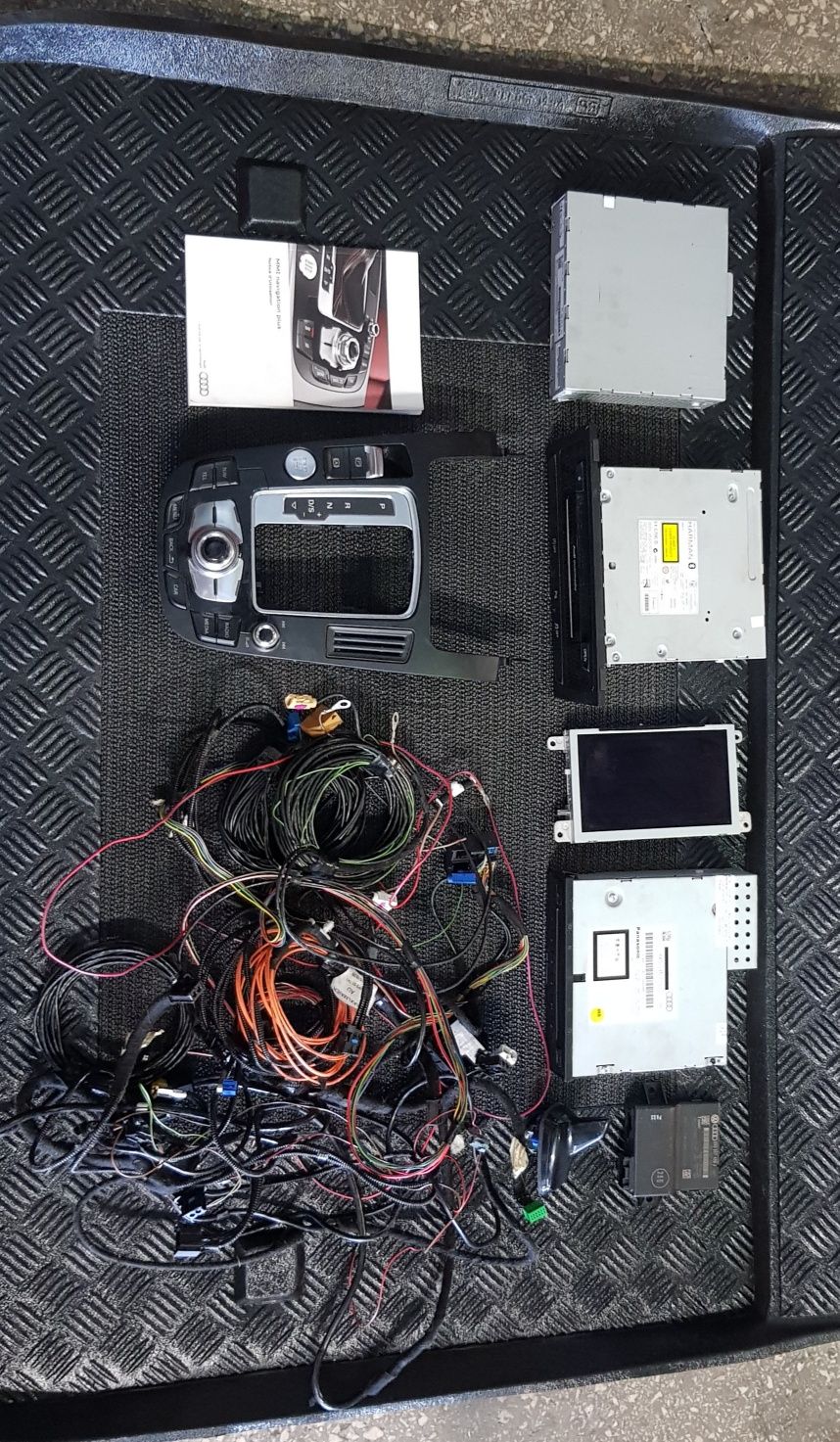 Audi A4 B8, Q5 8R, A5 8TNavigacja MMI 3G+ Komplet do montażu