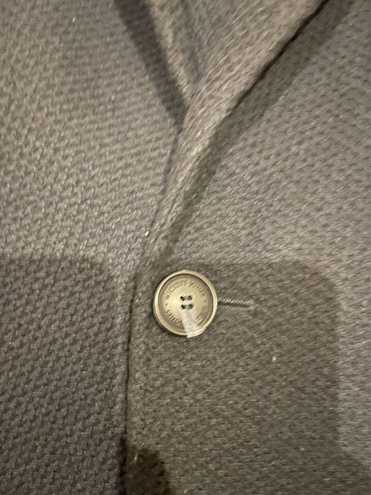 Sobretudo Wickett Jones (L)