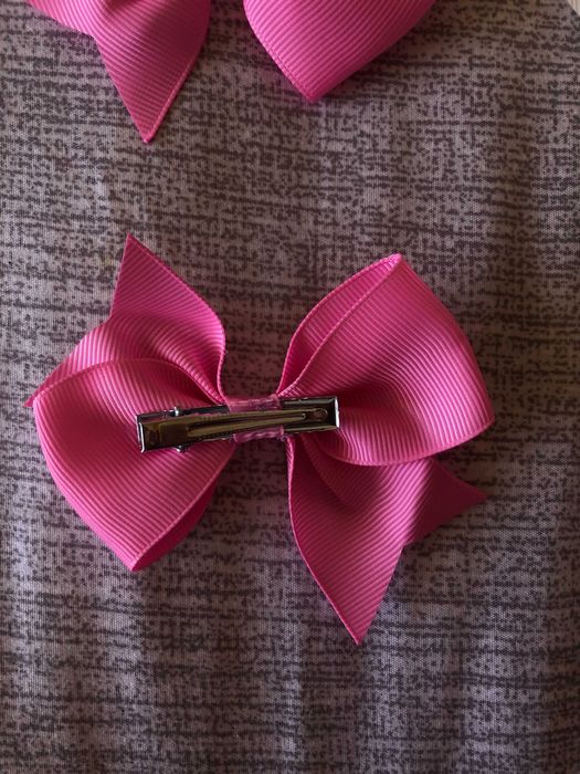 Laços com grampo criança