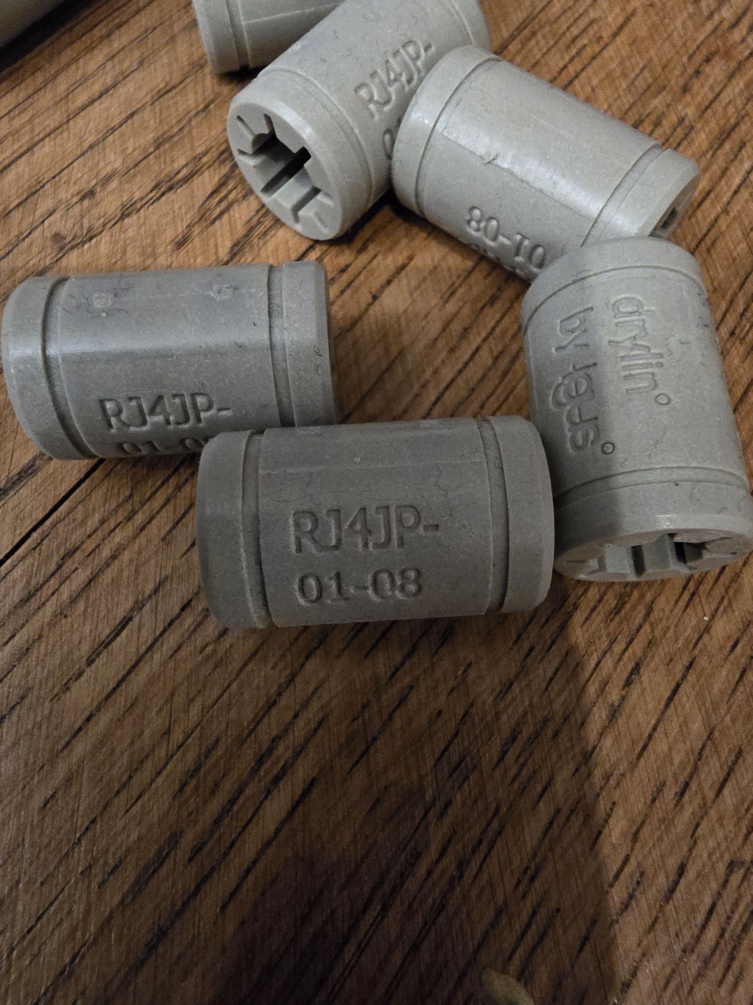 11 x IGUS Łożysko liniowe 8mm LM8UU IGUS RJ4JP-01-08