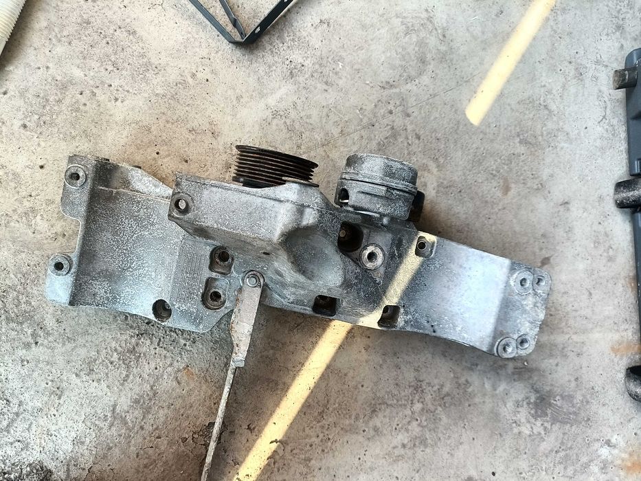 Łapa uchwytu alternatora Land Rover Defender