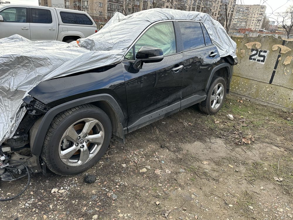 Продам дверь,двери toyota rav4 19-23,черный 218 цвет