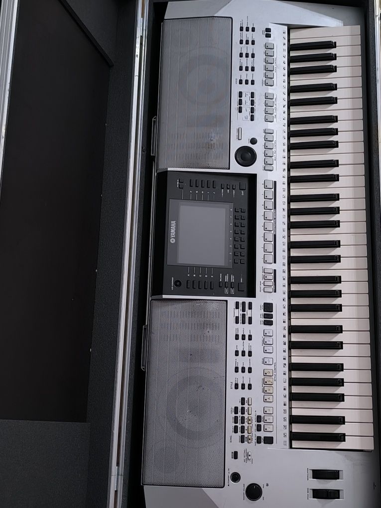 Keyboard Yamaha psr s900