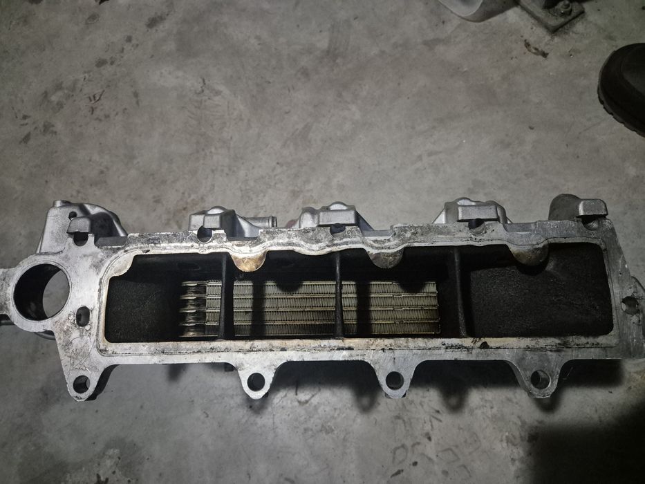 Kolektor ssący intrcoller 2,0 TDI  04L129711AB