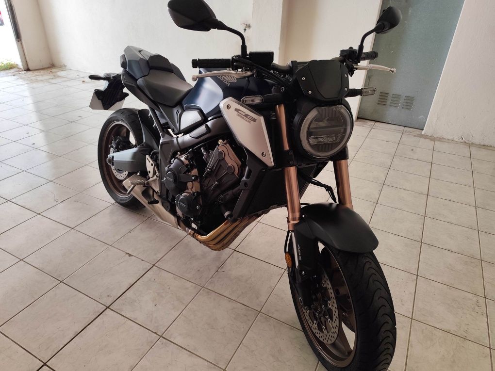 Honda CB650R Neo Sports Café – 03/2020 – 20.000 km