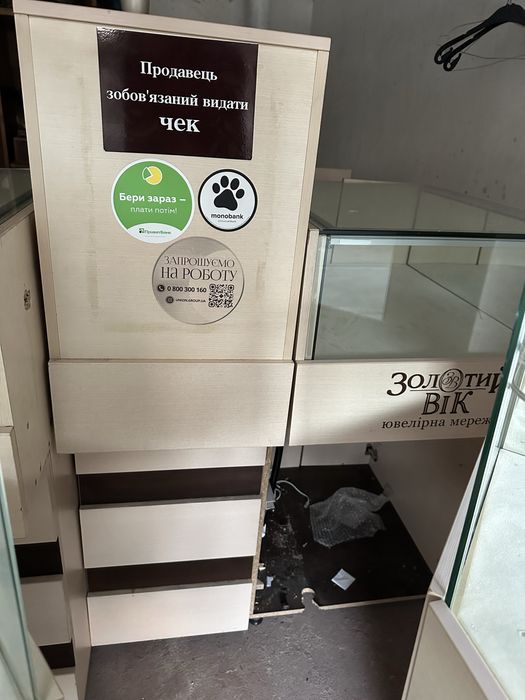 Продам шафи/ полиці для ювелірних фиробів