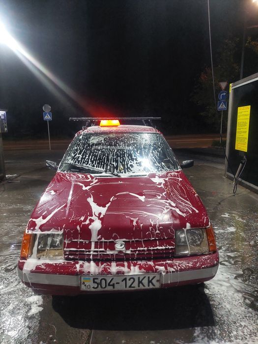 Заз  славута   на полно  ходу  по городу га 10