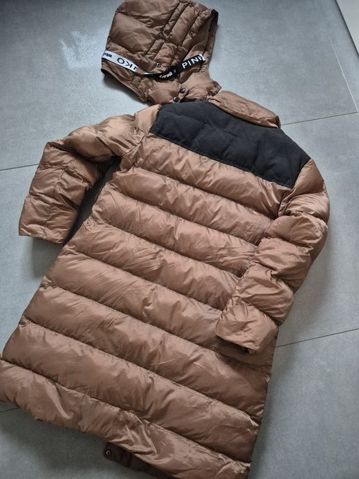 Pinko pikowany damski płaszcz ocieplany z kapturem puchowy