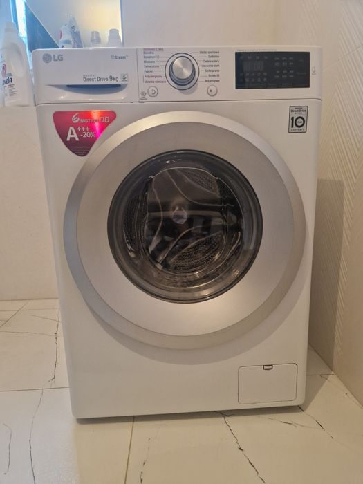 Pralka LG 9kg z funkcją prania parowego.