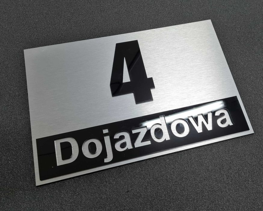 Tabliczka adresowa numer domu AluPlex3D aluminium + czarne szkło akryl