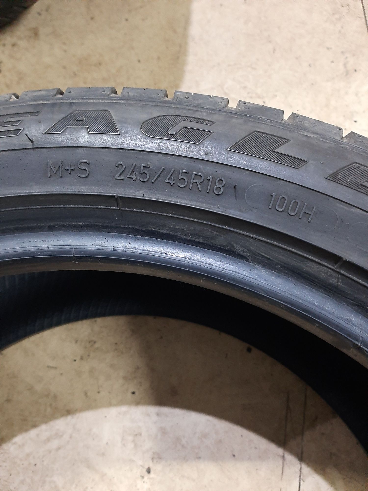 Opony  245/45 R 18