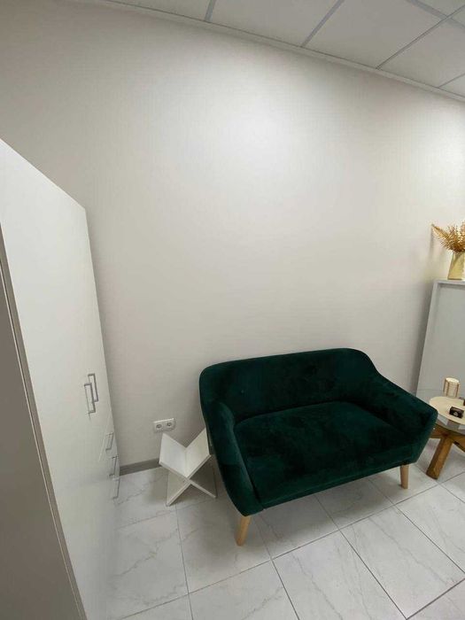 Оренда кабінету в салоні краси в центрі біля Ратуші