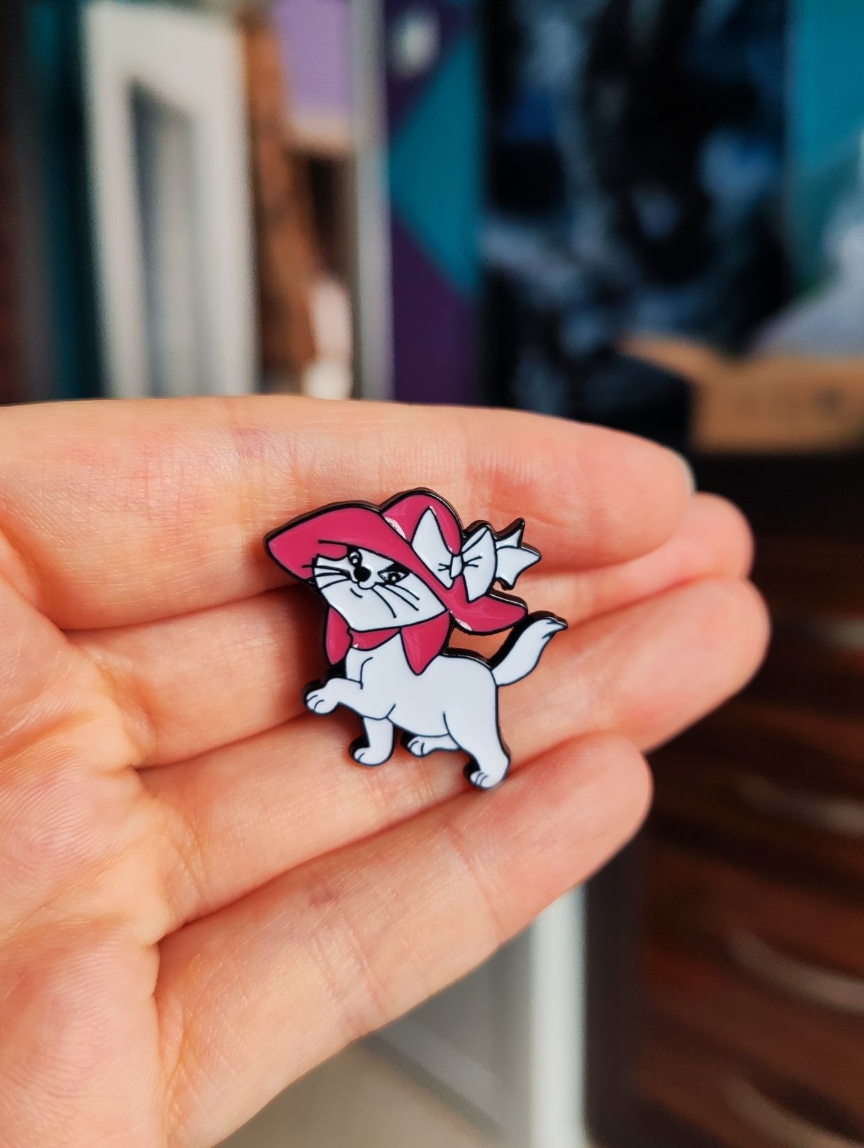 Arystokraci Kot - metalowy pin przypinka broszka