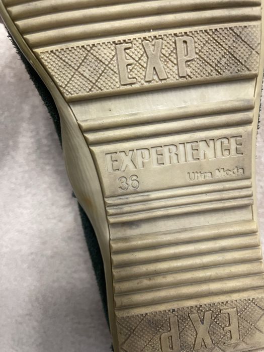 Макасіни зеленого кольору