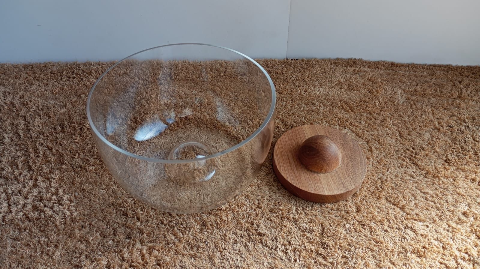 Misa szklana do serwowania z podstawą Sagaform Oval oak ø22cm