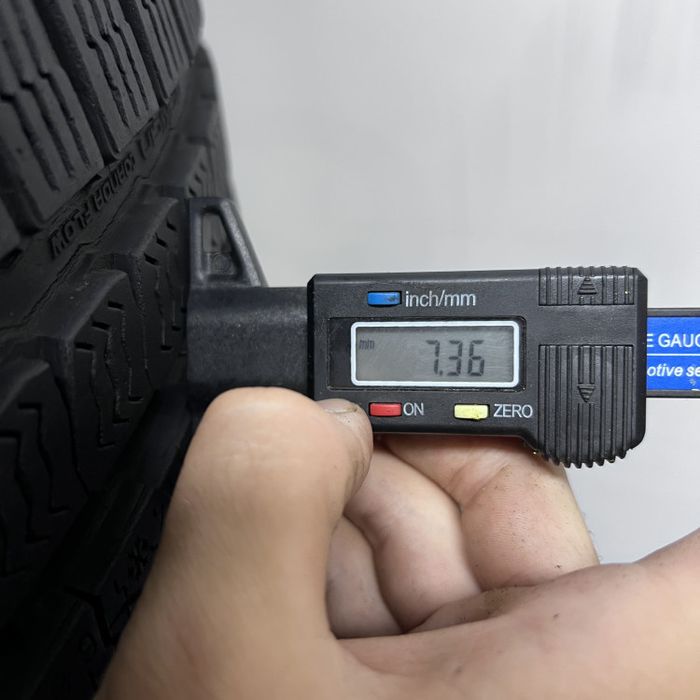 2шт зима 255/35/R19 7,3мм Nokian WR A 4 Тріщини