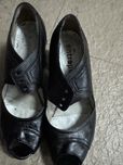 Vendo Sapatos em pele preta, número 37