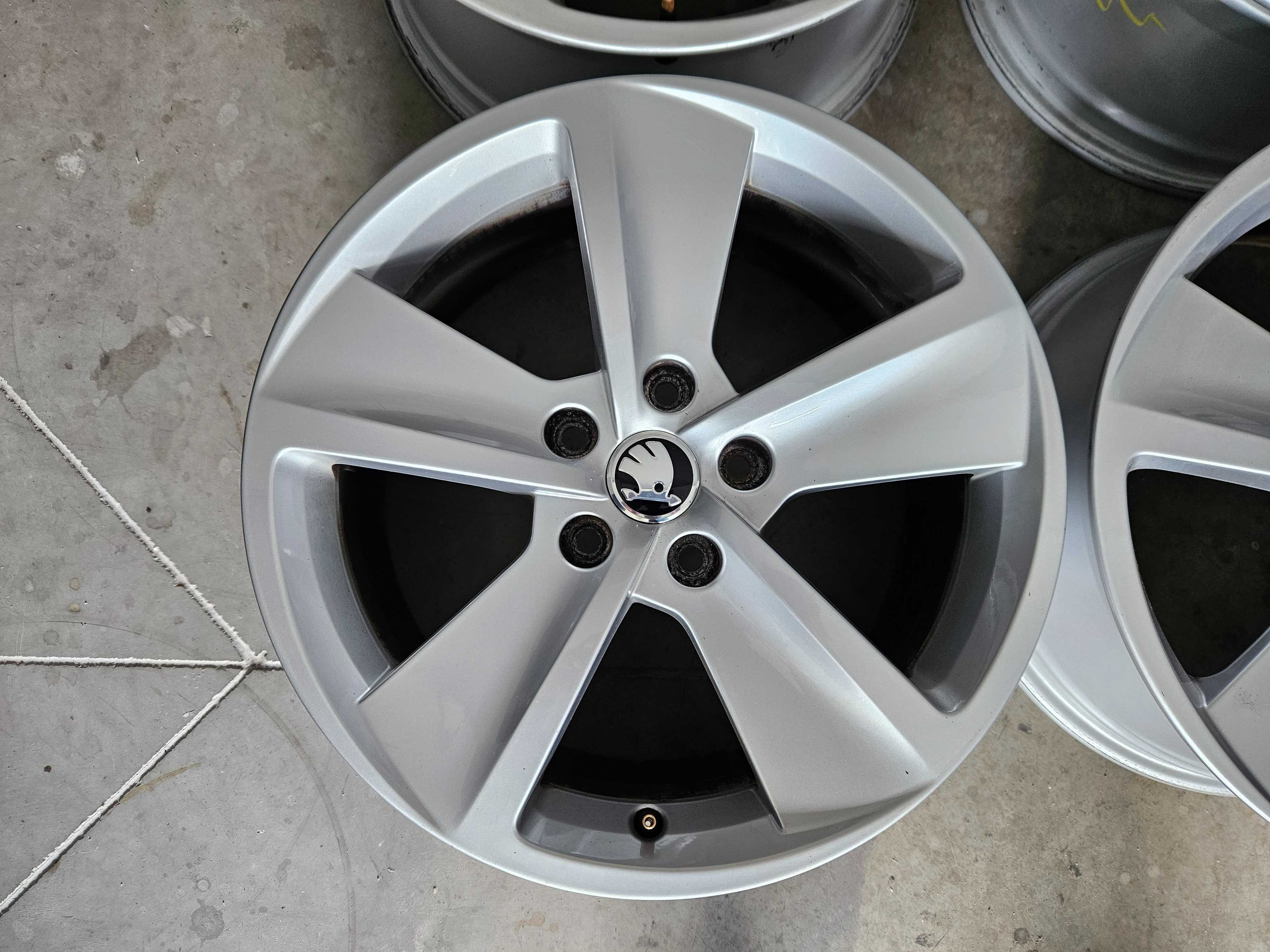 Alufelgi Skoda 17" 5x112 Octavia III IV VRS SuperB Karoq Scout Yeti
