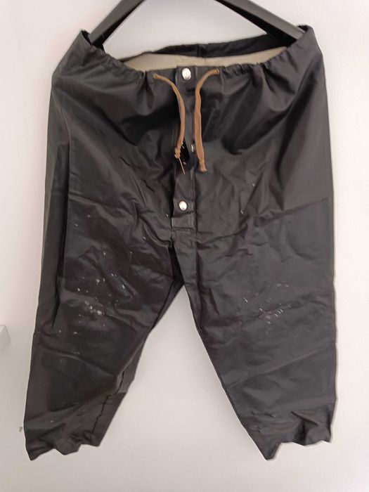 Galochas número 40 + capa e calças de pescador