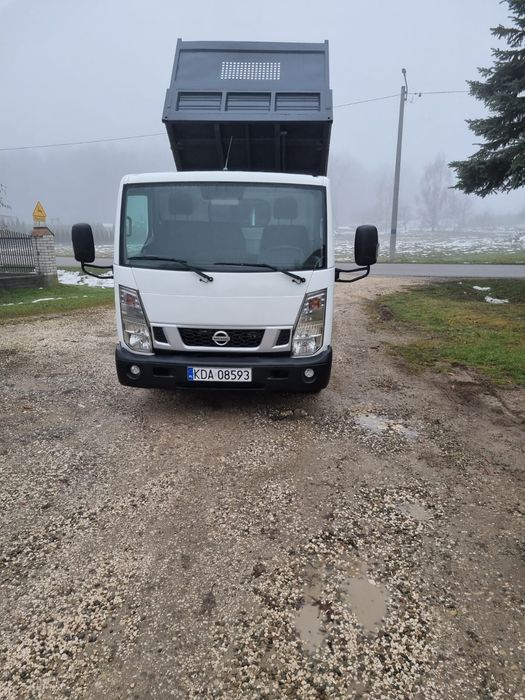 Nissan Cabstar 3- Stronny Wywrot  Stan Bardzo Dobry