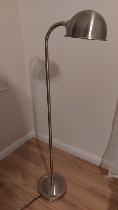 Lampa stojąca srebrna, elastyczne ramię, stan bardzo dobry.
