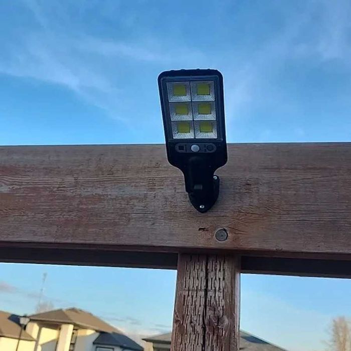 Солнечный настенный светильник с датчиком движения