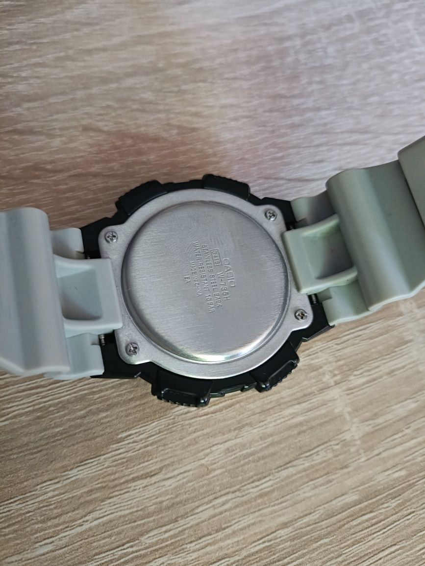 Zegarek Casio W-735H