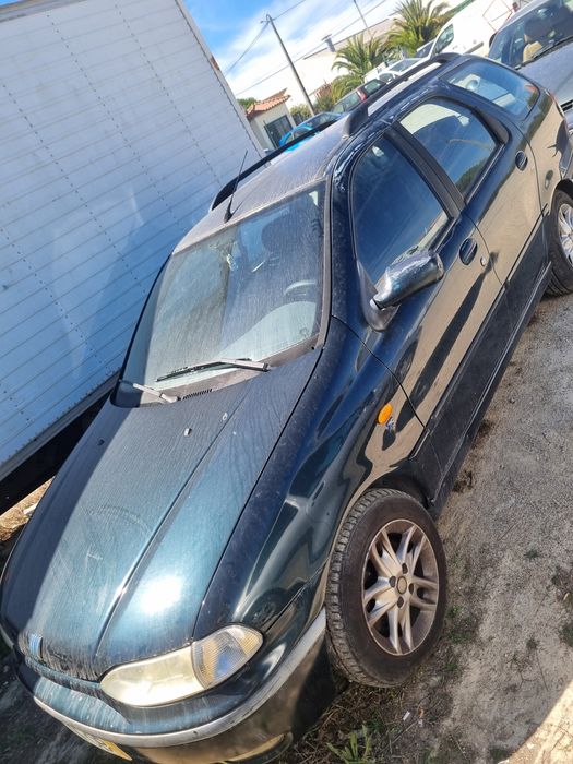 Fiat Palio Weekend 75 com motor avariado