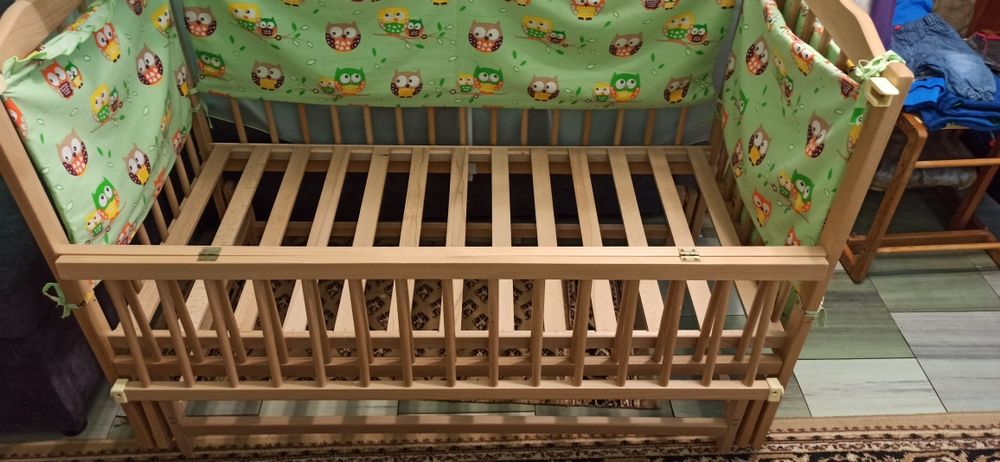 Ліжечко дитяче з матрацом, з балдахіном та 2-ма комплектами білизни