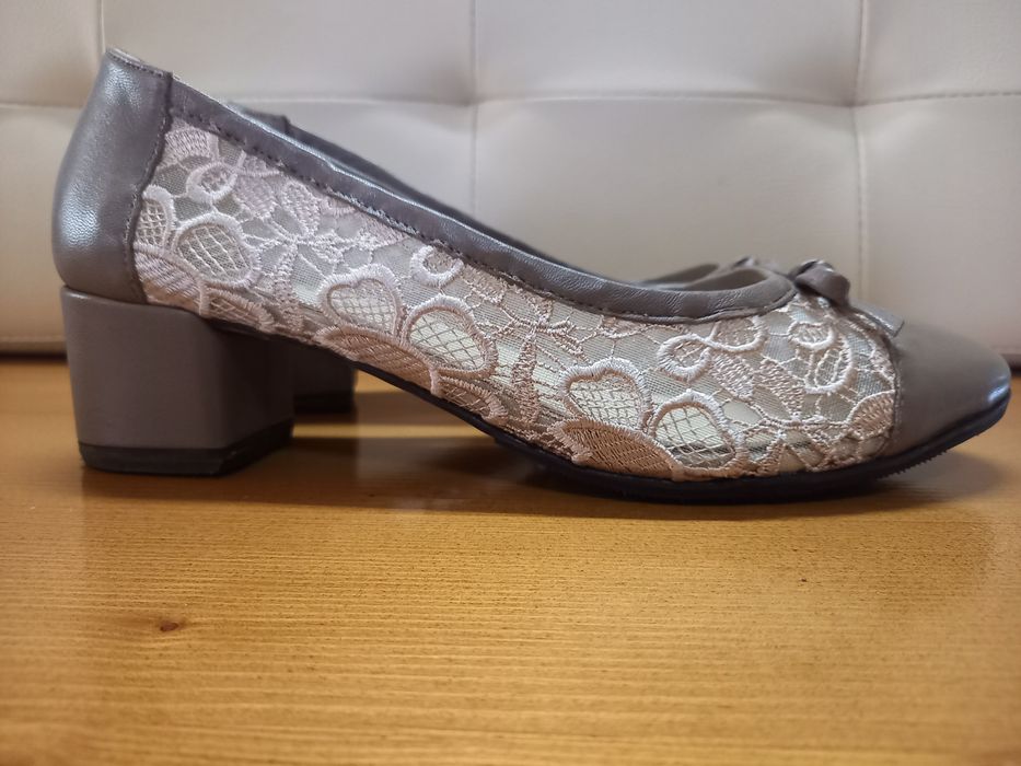 Sapatos novos muito confortáveis