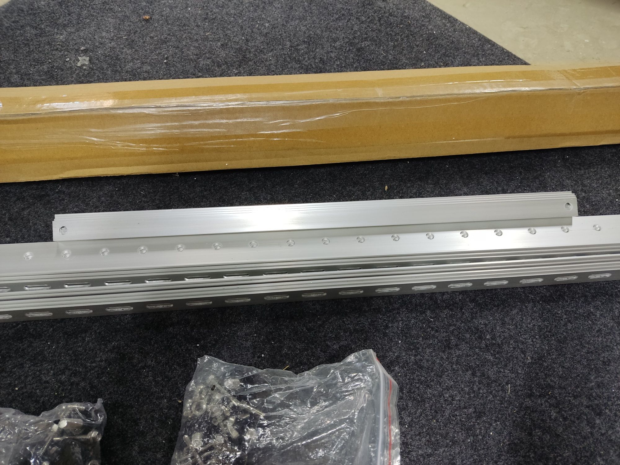 Zestaw 2 wsporników do modułów słonecznych