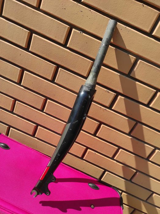 Легка карбонова вилка Boardman Hybrid Pro Carbon 700c QR