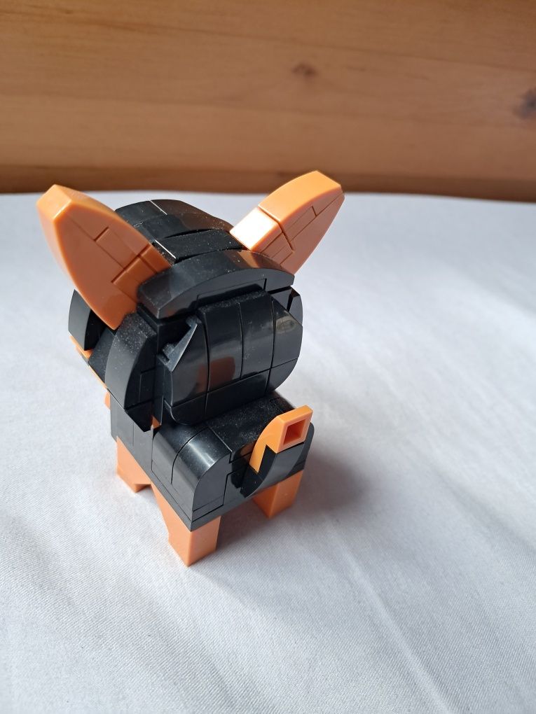 Pies jak lego brickheadz