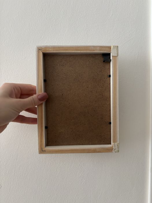 Ramka na zdjęcia biała na ścianę 20x15 cm obrazek