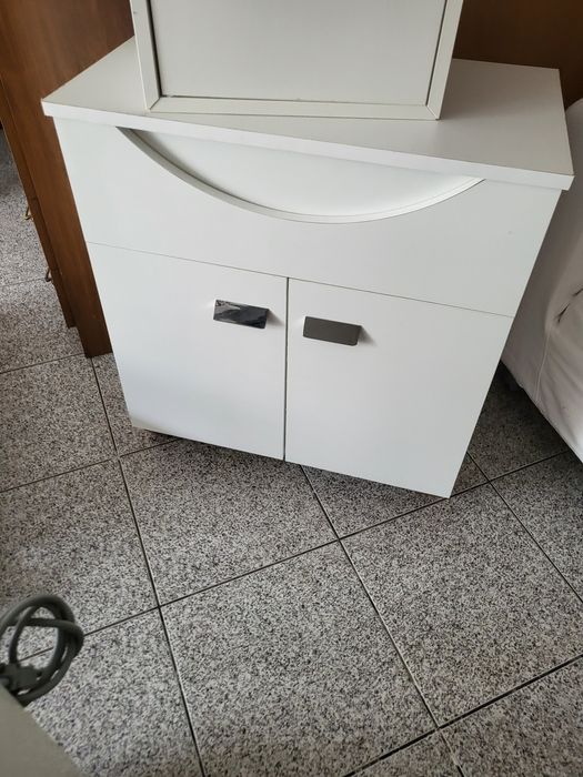 Mobel de arrumação pequeno e perfeito