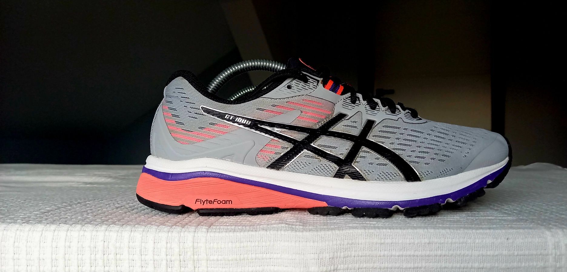 Asics GT-1000, damskie obuwie sportowe, roz. 39,5